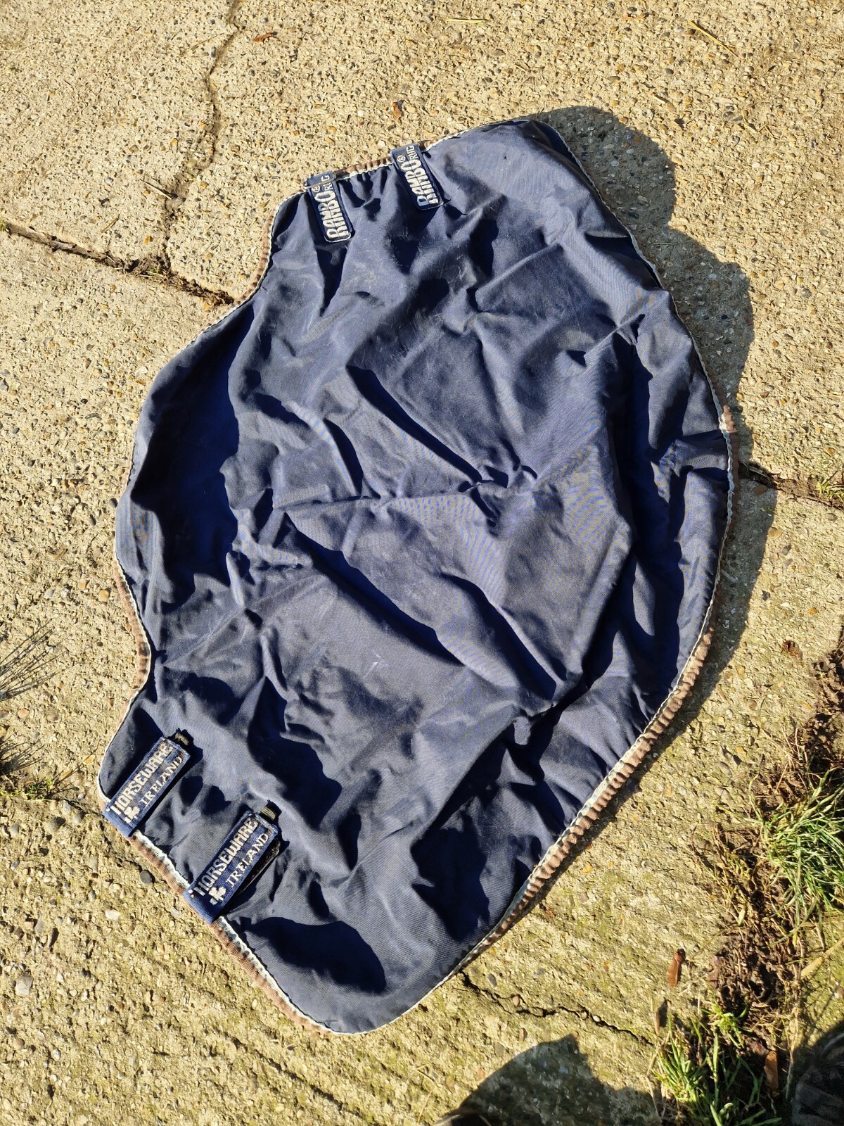 Rambo Duo turnout rug 100g 6' with hood. V front closure 3 x straps