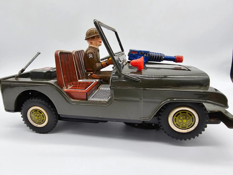 1st Div. Korea vs US Army Patrol Tin Jeep Battery Operated BY T.N Japan c1950s - Image 2 of 4