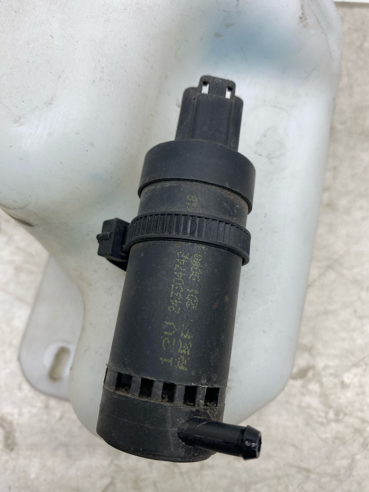 2019-2023 ASTON MARTIN VANTAGE OEM WINDSHIELD WASHER FLUID TANK RESERVOIR BOTTLE