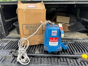 UNUSED Goulds WE0311M Submersible Effluent PUMP, (MINNESOTA  LOCAL PICKUP ONLY
