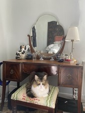 Antique Vanity Dressing Table With Tri-fold Mirrors - Ornate&Elegant