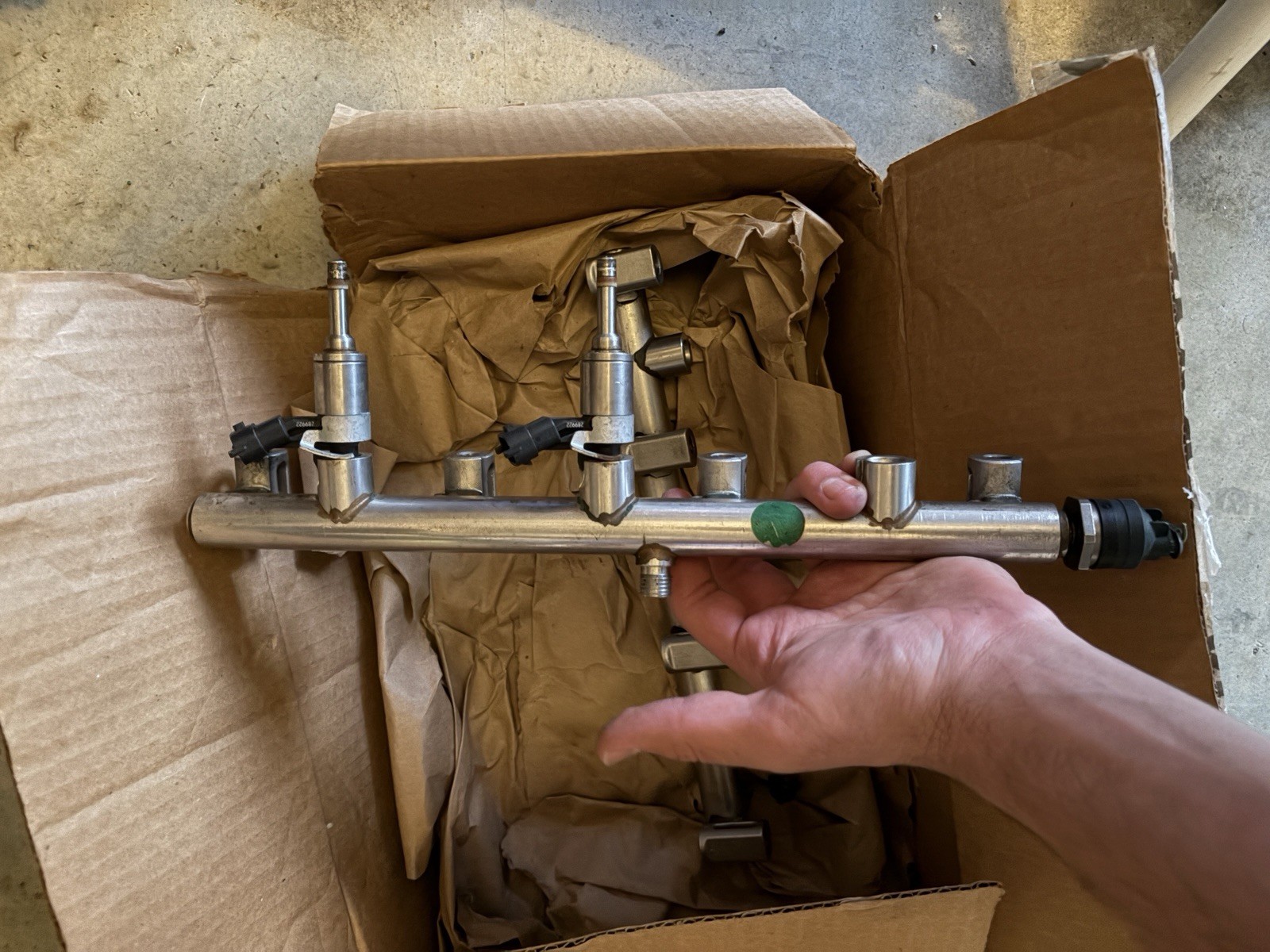 Maserati (Levante Ghibli Quattroporte) 3.0L V6 Fuel Injector Rail Set