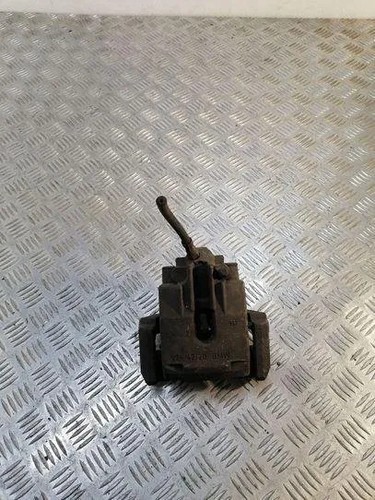 BMW 5 Touring E61 Support hinten rechts 4220 2.99 Diesel 170kw 2009 25724452