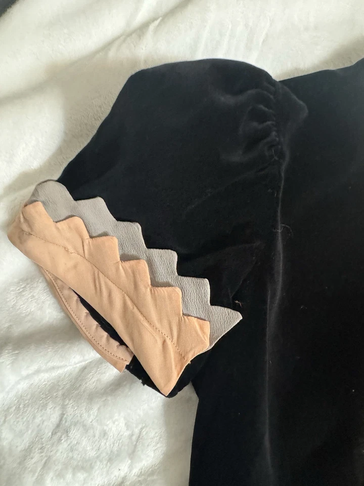 Vestido De Colección Niñas Talla 10 I Magnin X Trudy Terciopelo Negro Años 50? Borde rosa y gris Foto 4 de 4