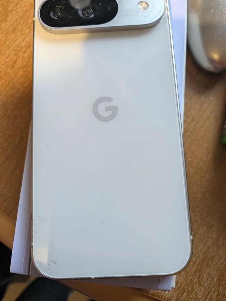 Google Pixel 9 GUR25 - 128GB - Porcelain (Unlocked) (Dual SIM) READ DESCRIPTION, photo 2 of 5