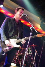 Drones Dan Luscombe Performing Live On Stage Historic Old Music Photo 3