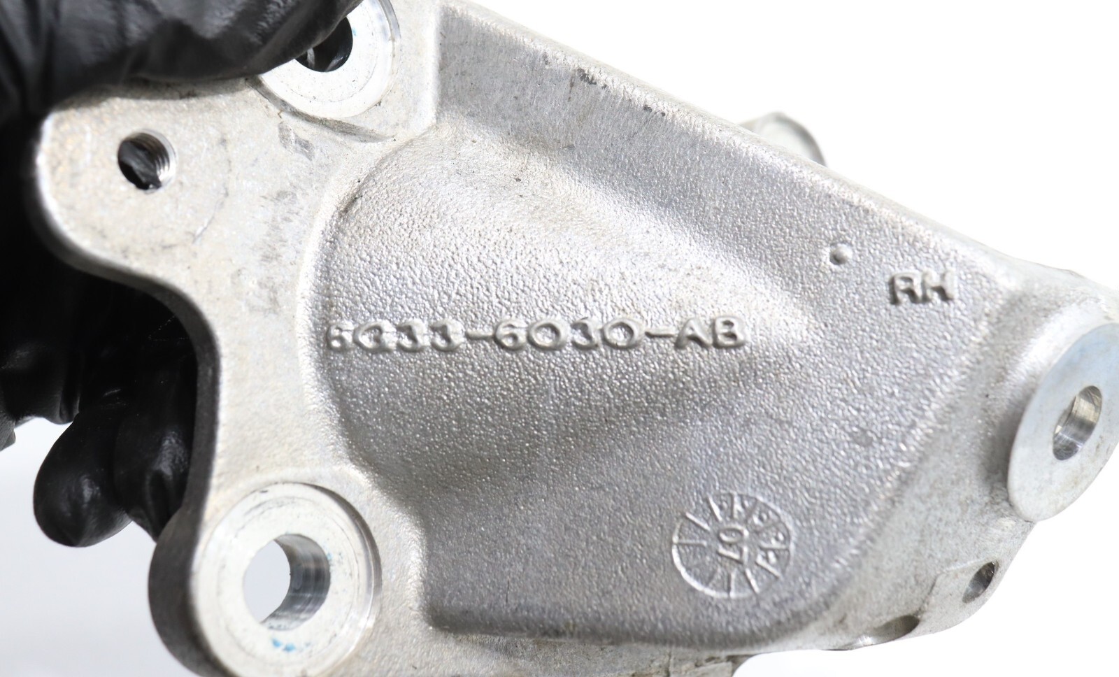 2007-2017 ASTON MARTIN V8 VANTAGE ENGINE RIGHT SIDE MOUNT SUPPORT BRACKET OEM