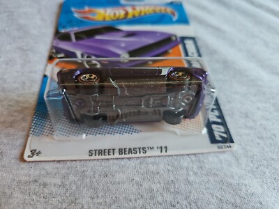 2011 Hot Wheels 70 PLYMOUTH AAR CUDA Purple 83/244 GREAT CARD