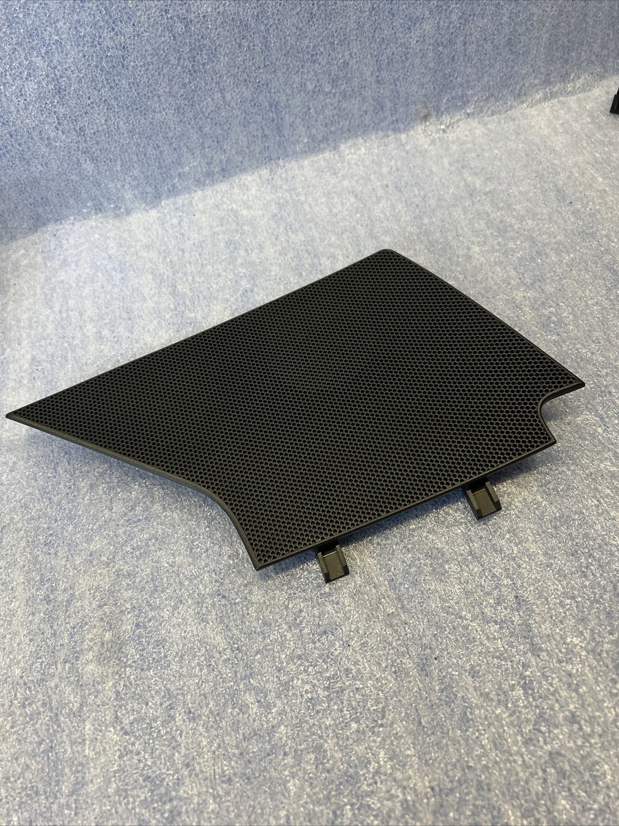 AUDI A3 DBA-8VCXSL 3M クリスタリン90 2015-2020 AUDI A3 S3 8V REAR LEFT DOOR Speaker Grille Cover