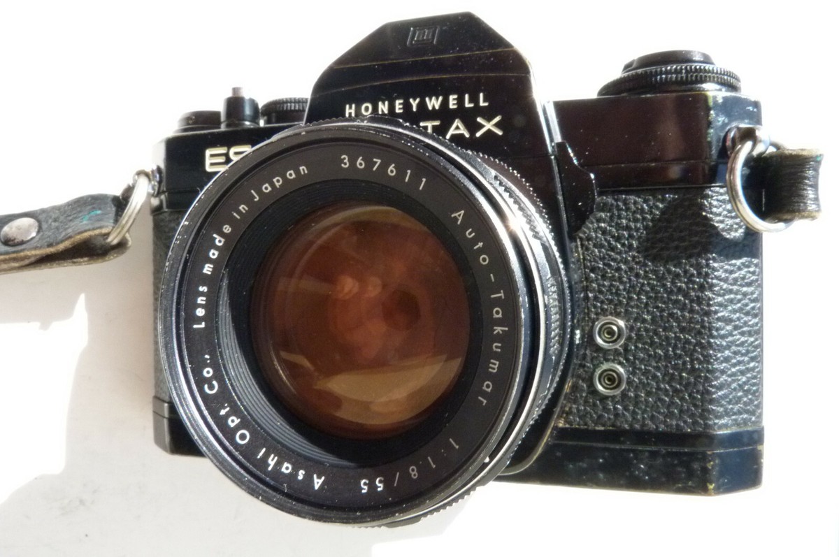 VINTAGE ASAHI PENTAX ES CAM- BLACK W/SMC TAKUMAR 55/1.8 LENS