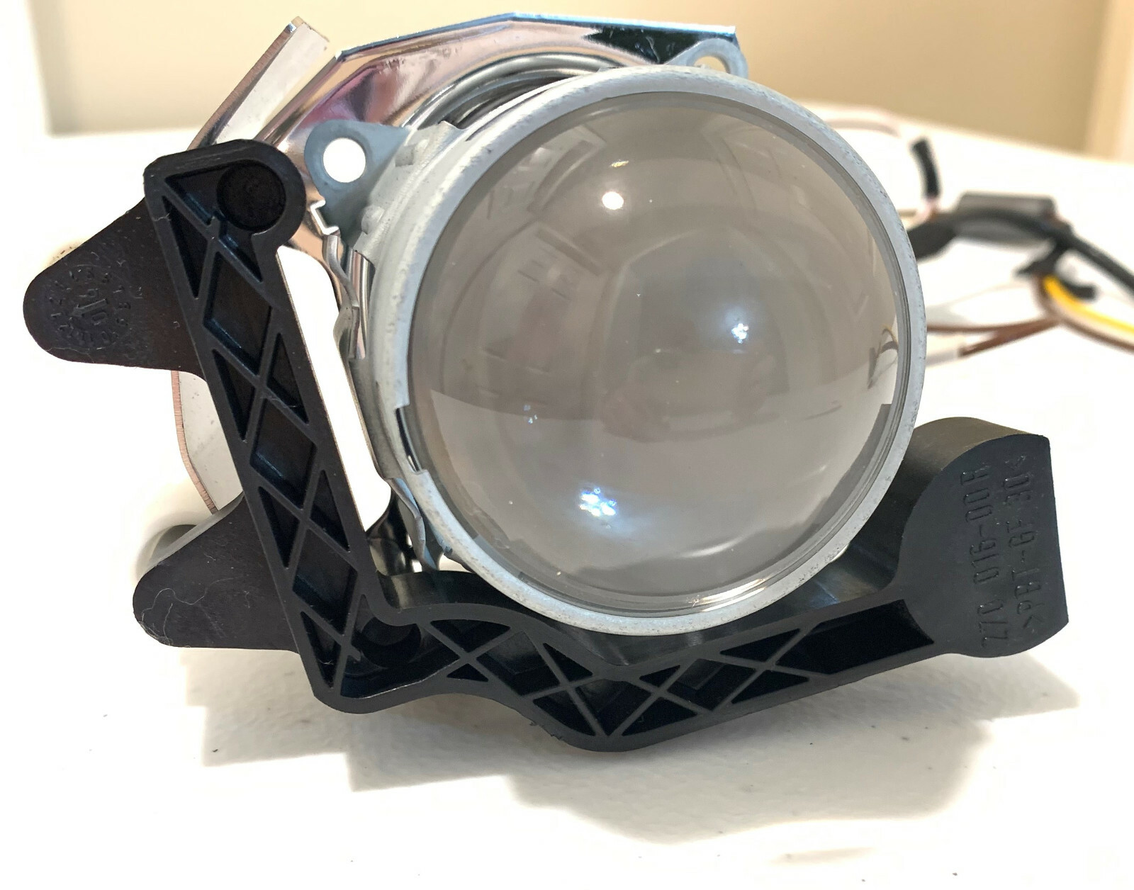 07 MASERATI QUATTROPORTE M139 RH XENON HEADLIGHT SMALLER PROJECTOR LENS  W/ BULB