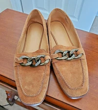 CROWN VINTAGE Brown Suede Loafer with Chunky Chain Size 8M
