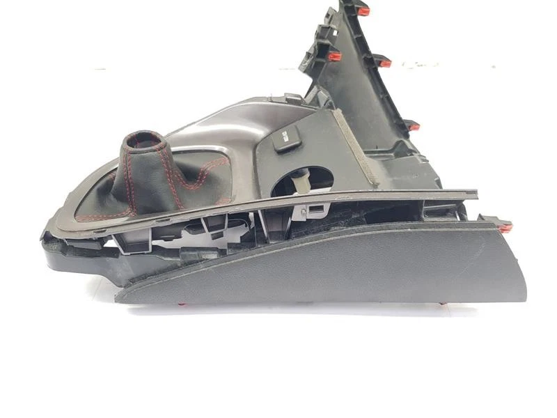 Toyota Yaris 2020 palanca de cambios envolvente 5881152120 Foto 4 de 4