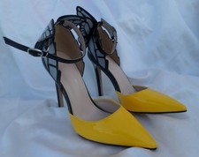 BOMBAS DE TACÓN ALTO STILETTO ALAS MARIPOSA CORREA PARA EL TOBILLO AMARILLO/NEGRO TALLA EU39 US8.5