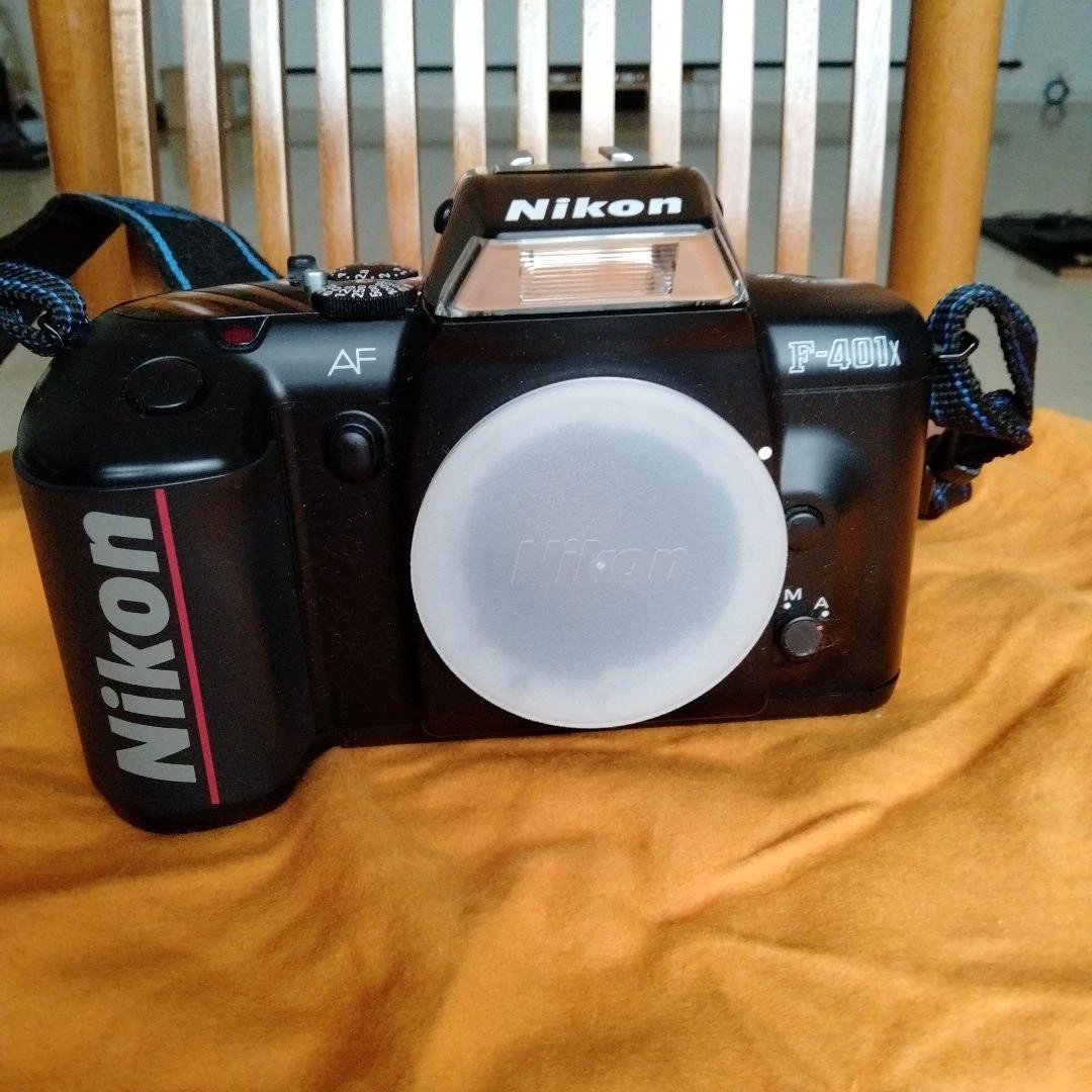 フィルムカメラ Nikon F-401X 赤城耕一：第41回 エントリークラスのAF一眼レフ 「ニコンF-401X
