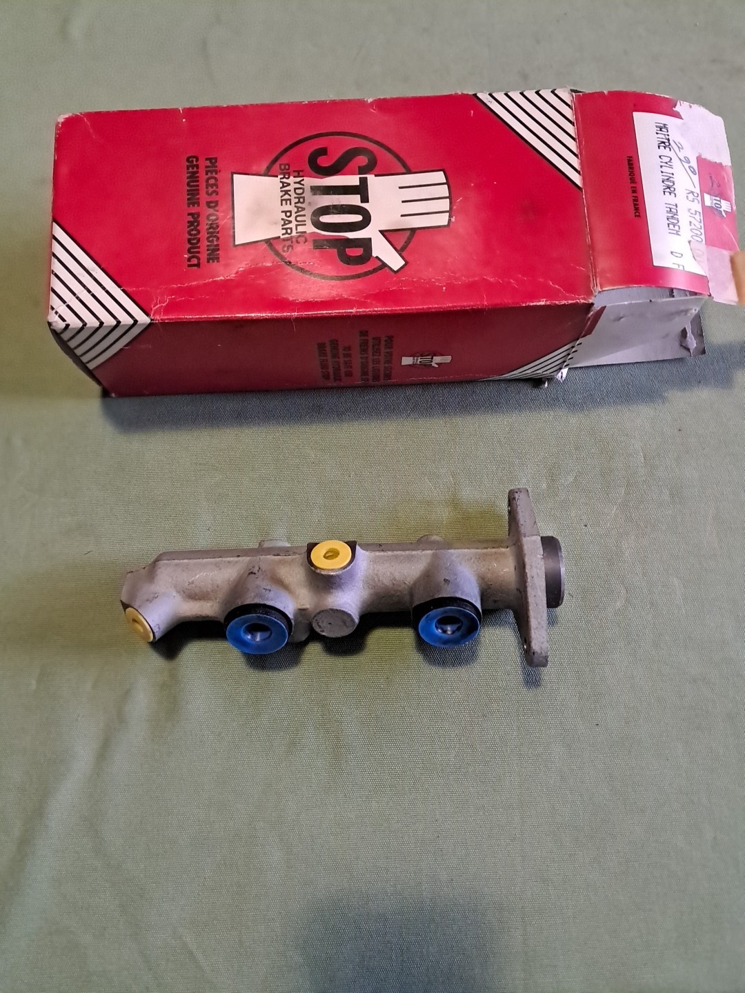 Maître cylindre tandem STOP RS 57200 pour Peugeot 204 304 305