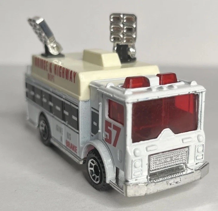 Matchbox 1991 Mack White Auxiliary Power Truck Bridge & Highway Dept ~GO - Image 2 of 4