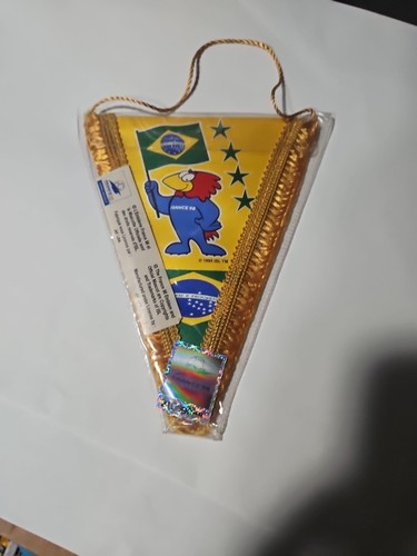 1998 World Cup Brazil Pennant - Picture 2 of 5