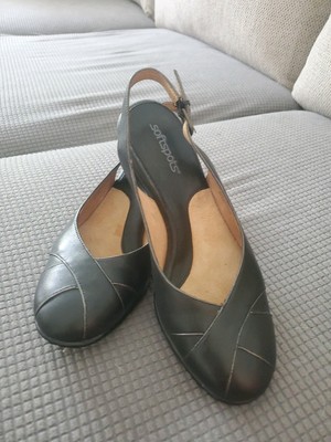 Softspots Women s Black Leather Slingback Pumps Round Toe Shoes 7.5 W