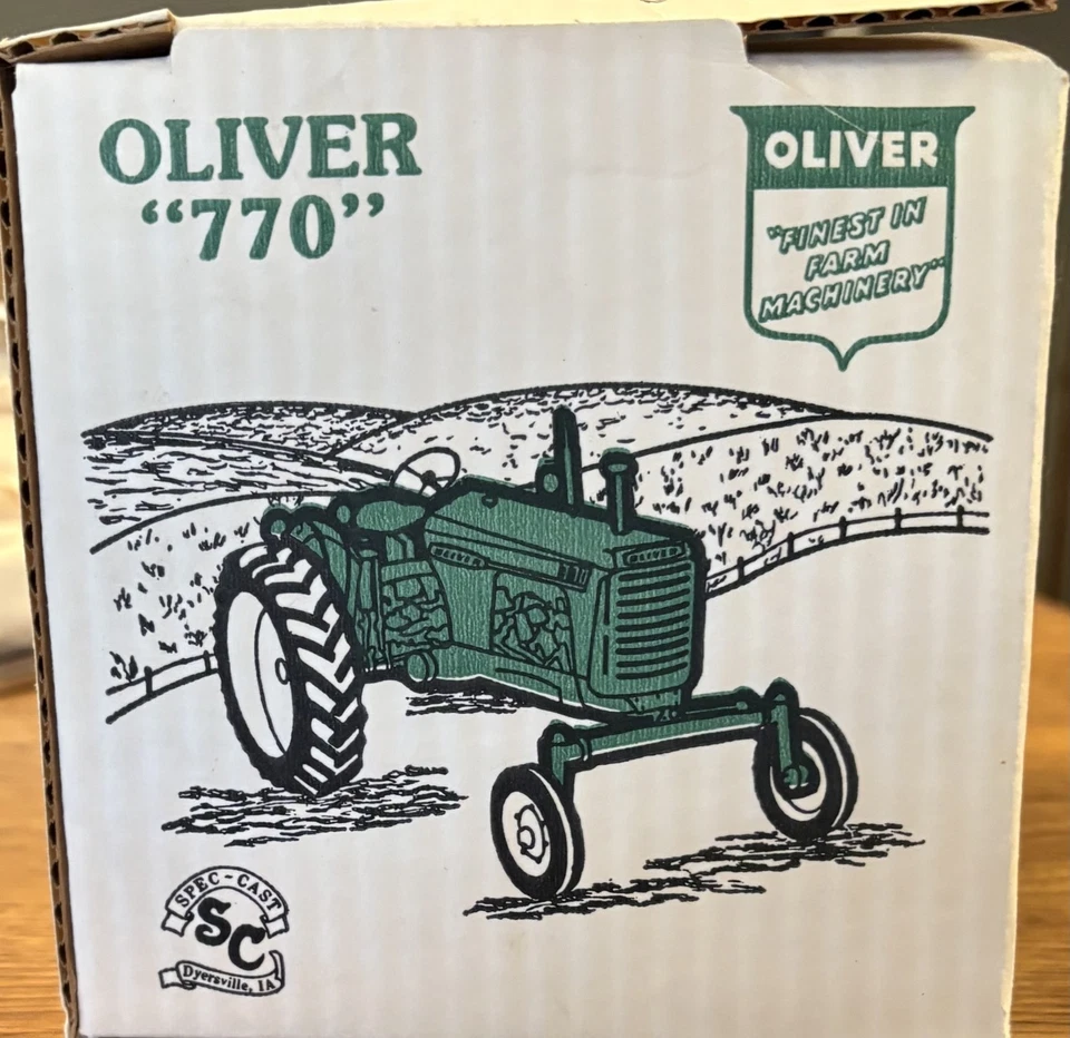 Spec-Cast Oliver 770 Special Show Edition Die-Cast Metal 1/16 Scale Toy Tractor - Image 4 of 4