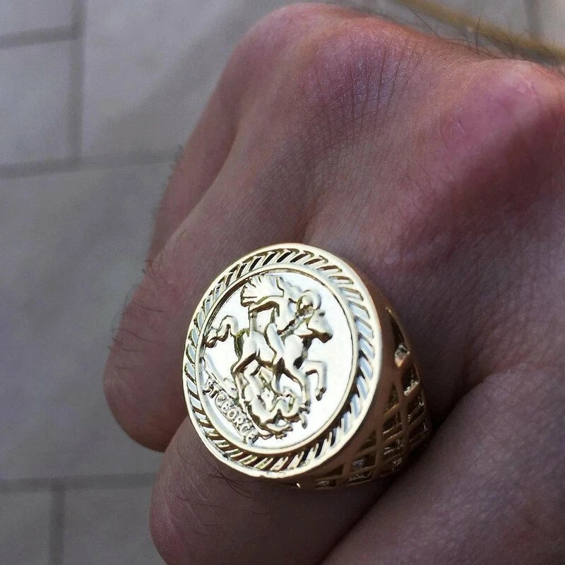 New men s 9ct Gold Filled Sovereign Ring All Sizes Bling Chunky