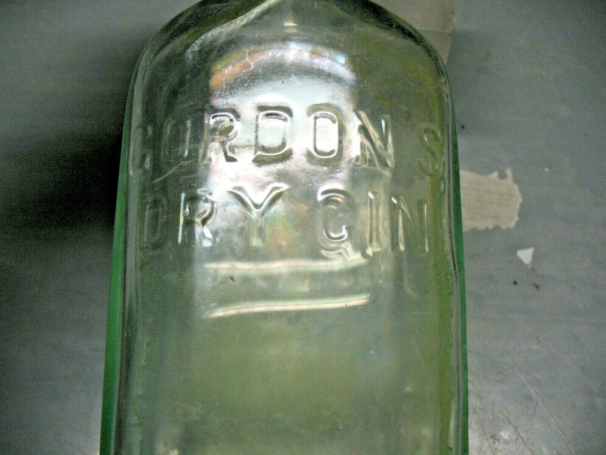 VINTAGE GORDON'S DRY GIN LONDON ENGLAND AQUA BOTTLE 8.5'' GRIFFIN