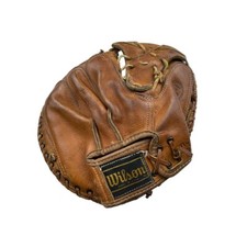 Wilson Vintage Softball Catchers Glove Mitt A9860 right hand throwing baseball