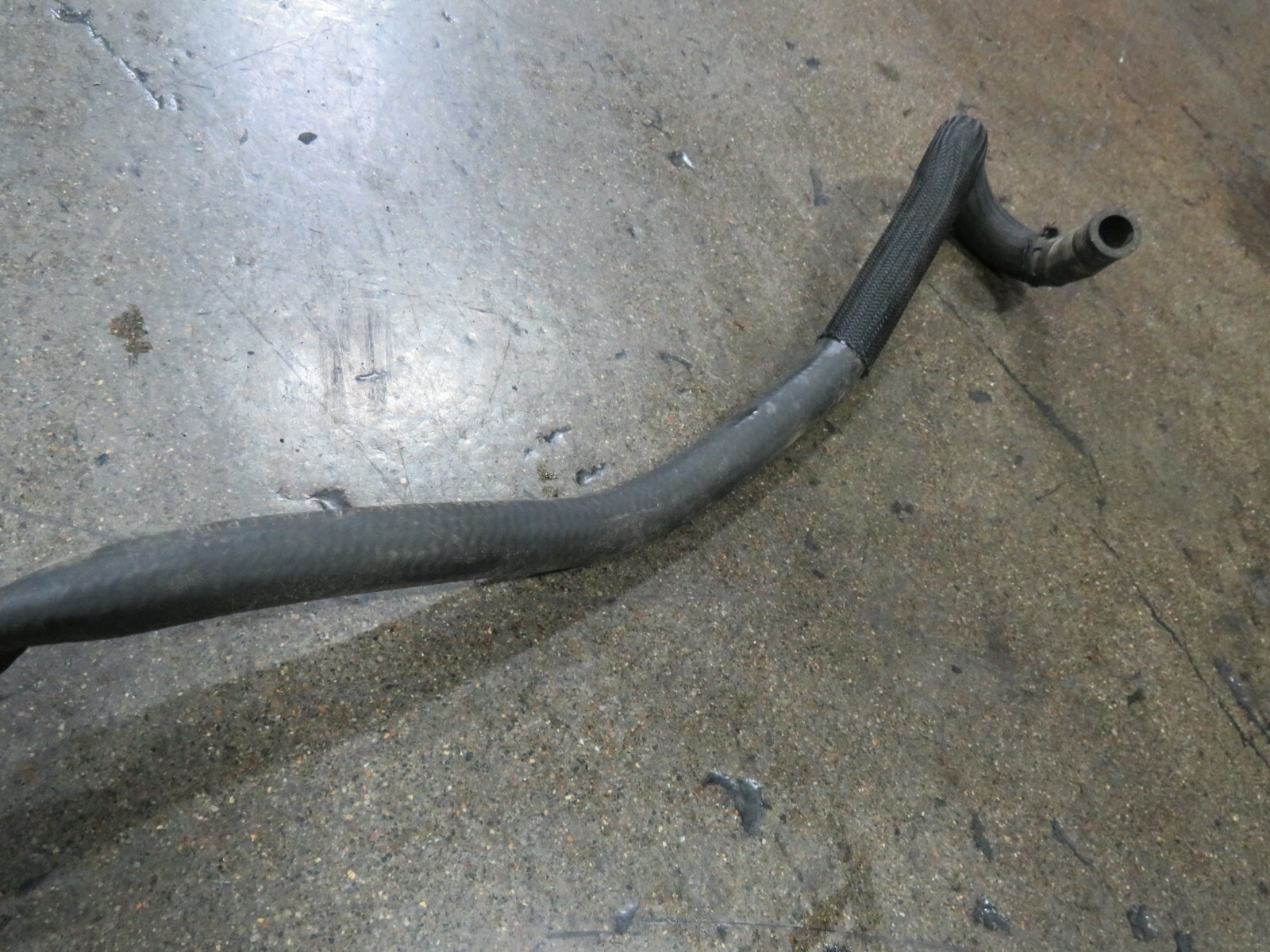 McLaren 570S, Water Line, Used, P/N 13L0246CP