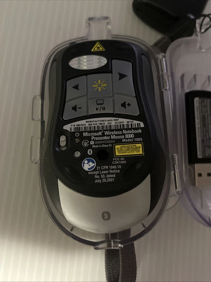 Microsoft Wireless Notebook Optical Mouse presenter mouse 8000 model 1065 - Image 4 of 4