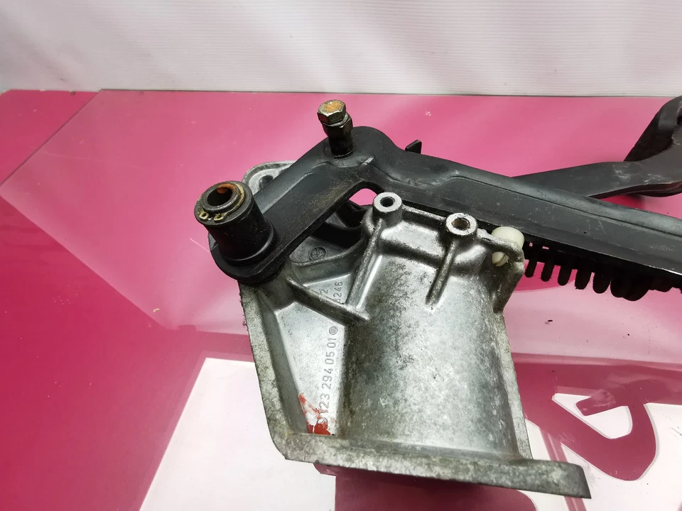 Pedales de freno de embrague Mercedes Benz W123 W126 300D 240D 230E 230CE TD Foto 3 de 4