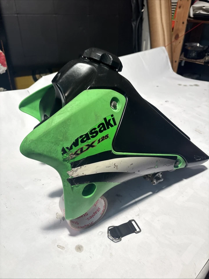 2003-2007 Kawasaki KLX125 tanque de gasolina combustível 51001-S018-539 KLX 125 L DRZ Suzuki fabricante de equipamento original✅ - Imagem 3 de 4