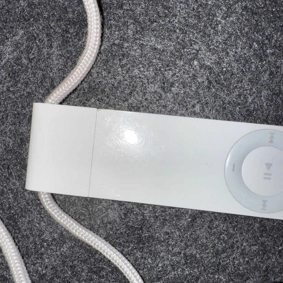 Vintage Apple IPod Shuffle 1.Generation Weiß 1GB - MP3 Player Weiß - Bild 2 von 4
