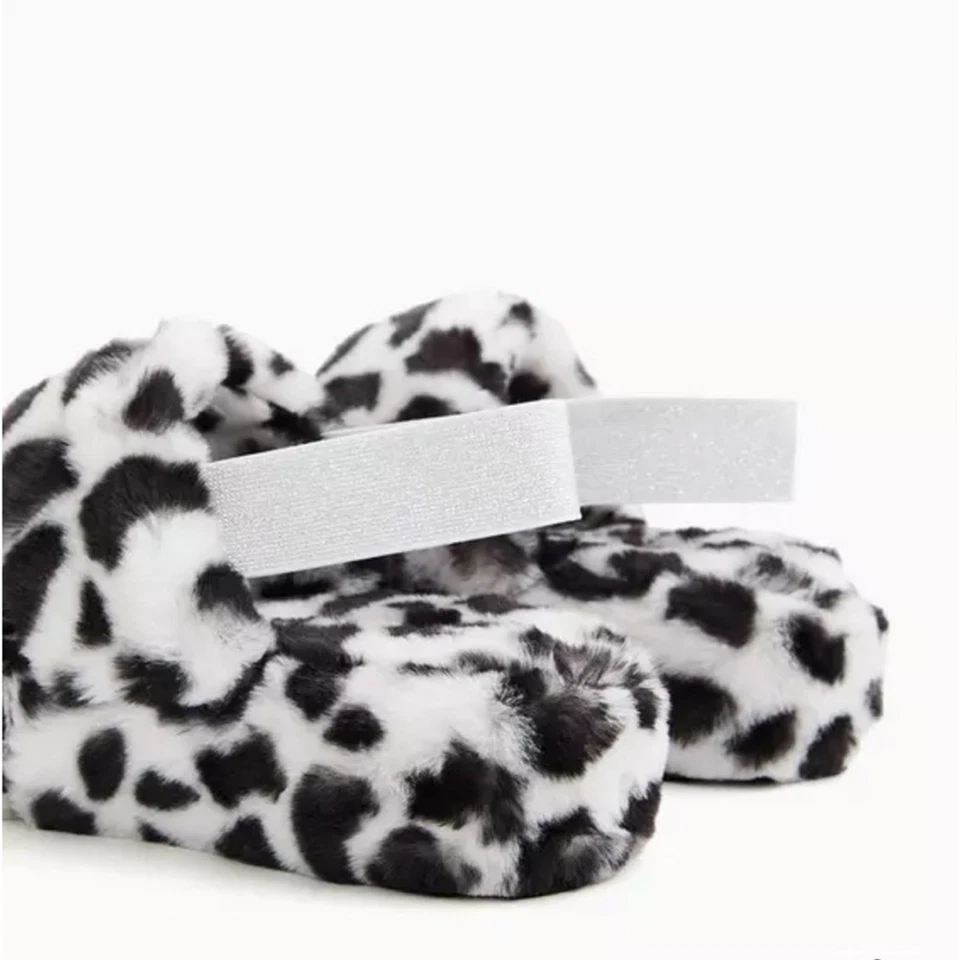 Zapatillas de piel sintética blancas y negras Torrid para mujer nuevas con etiquetas talla 8,5 Foto 4 de 4