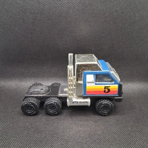 Vintage Tonka Semi Truck 18-wheeler from the 1980s Die-cast Toy Vehicle
