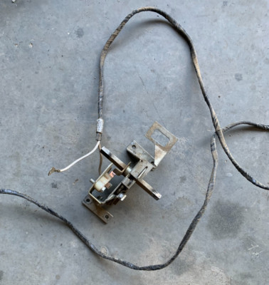 1981 Up Dodge Ramcharger Plymouth Trailduster Power Rear Hatch Latch Mechanism