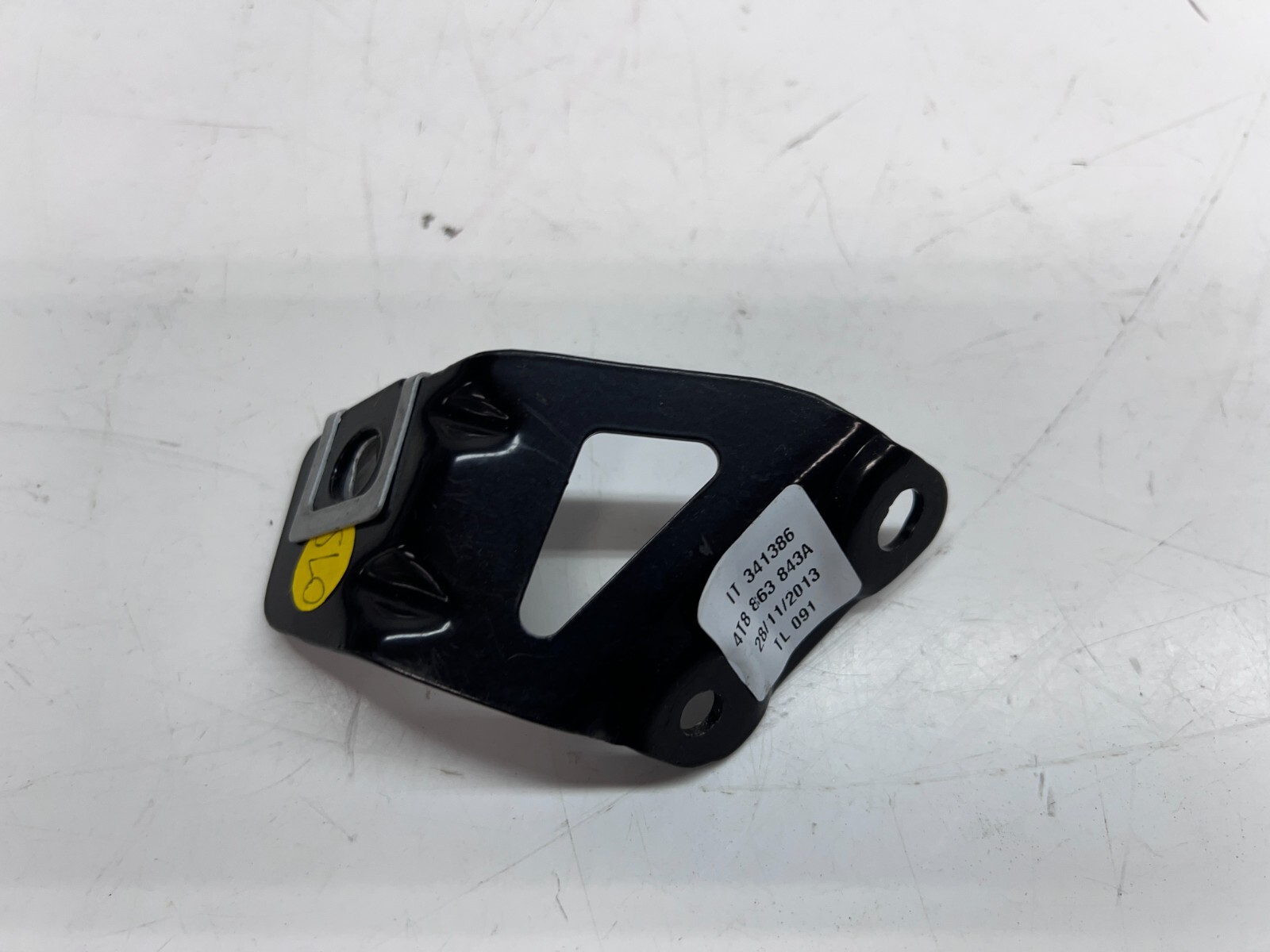 LAMBORGHINI HURACAN EVO DRIVER LEFT ENGINE SECURING BRACKET OEM 4T8863843A