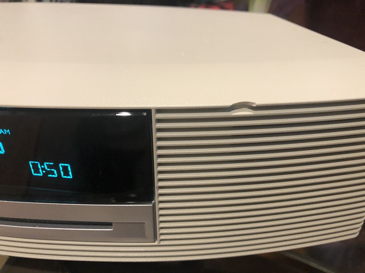 BOSE WAVE MUSIC AWRCC2 SYSTEM AM/FM CD ALARM CLOCK W AUX IPHONE