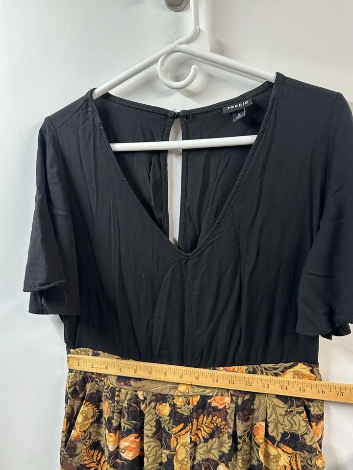 Pantalones Cortos Torrid Mameluco Talla 0 Negro Naranja Estampado Mezcla Rayón Elastizados Florales Foto 4 de 4