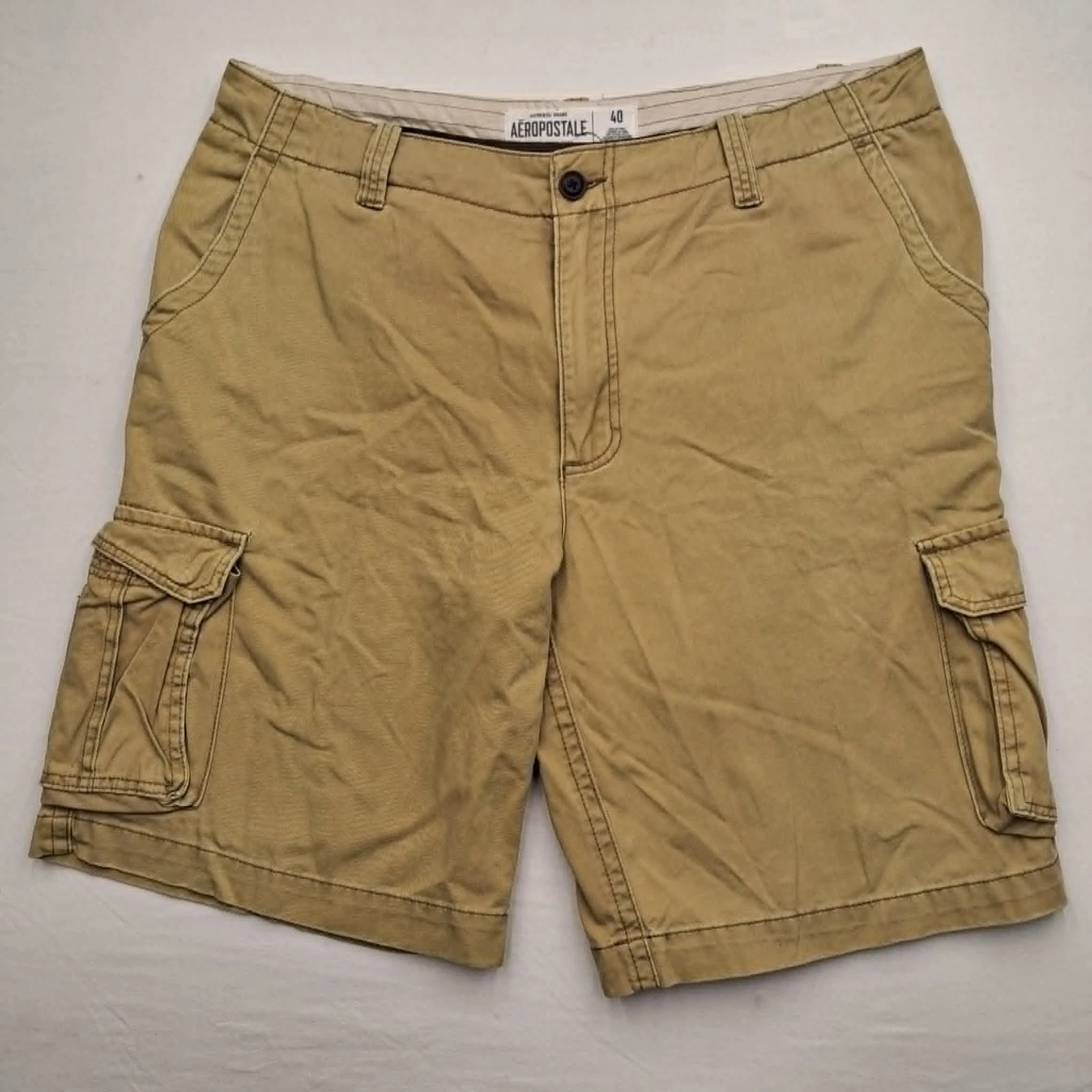 Y2K Aero Aeropostale Men's Baggy Cargo Tan Khaki Shorts, Size 40 (Fits 42")