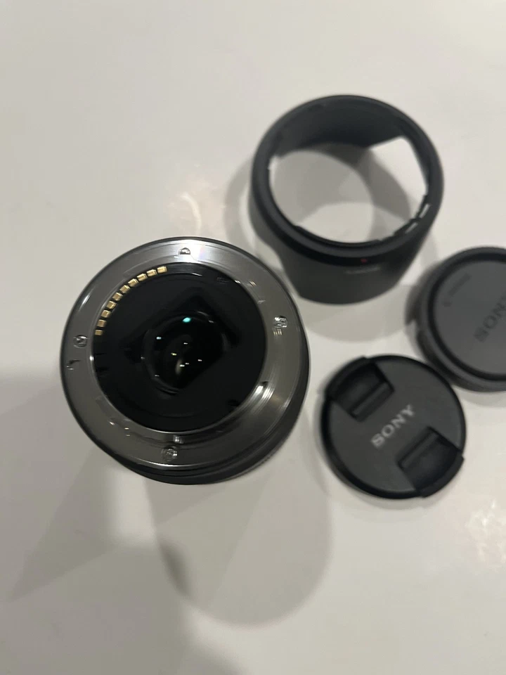 Sony Lens E 18-135mm F3.5-5.6 OSS E-Mount Camera Lens APS-C SEL18135 - Image 3 of 4