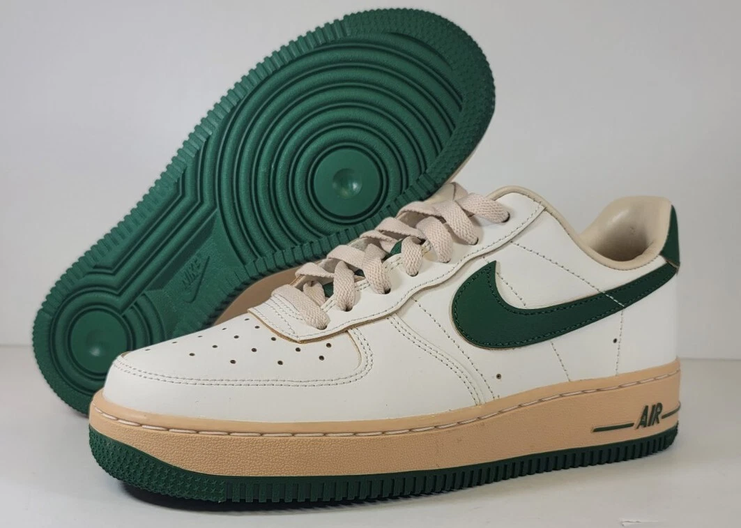 Nike Air Force 1 '07 LV8 Sneaker in Saile & Gorge Green