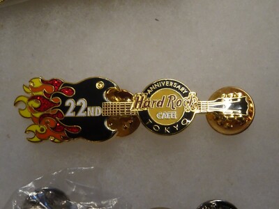 Hard Rock CAFEピン s-l400.jpg