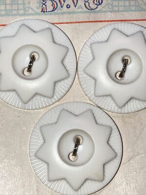 BWC Plastic Buttons White Stars on Ridged Edge 2 Hole 7/8'' 3 NEW on Card Vintage
