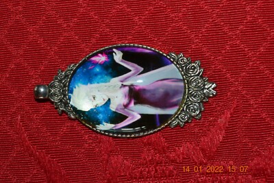 Disney Frozen Pendant Necklace Princess Elsa Oval USA SELLER (#25)