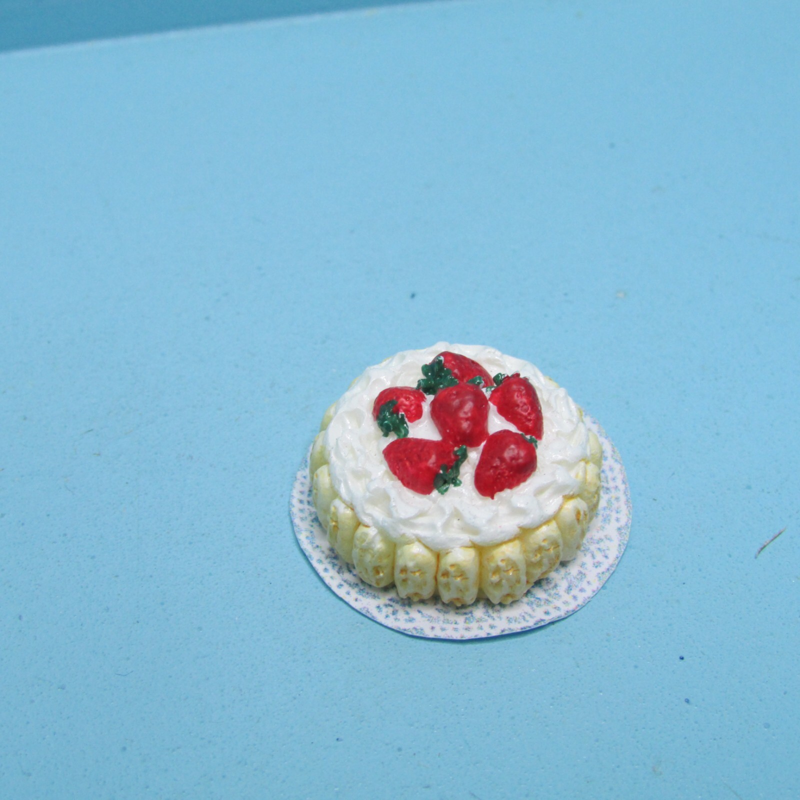 Dollhouse Miniature Lady Finger Strawberry Cake LL1007 eBay