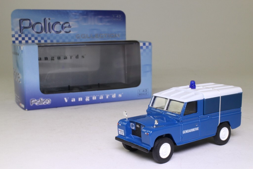 Land Rover LWB Series II Gendarmerie 1/43 : décorez votre bureau avec ce mythe vintage