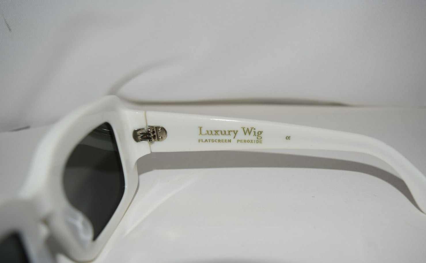 SUNGLASSES WHITE RECTANGULAR THICK RAEN FLATSCREE… - image 6