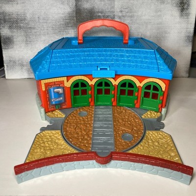 Thomas & Friends Take Along Take N Play TIDMOUTH SHEDS SET Roundhouse 2002