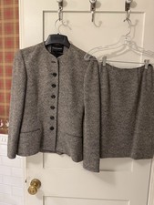 Ralph Lauren Black Label women s Skirt Suit Size 2