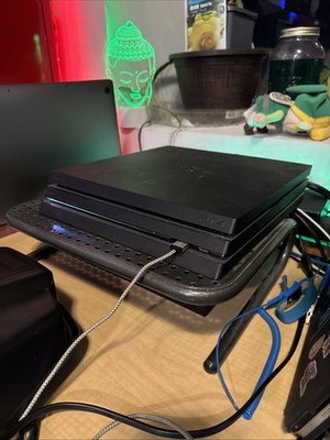 Sony PlayStation 4 Pro 1TB + Controller + Red Dead Redemption II GTA V Minecraft